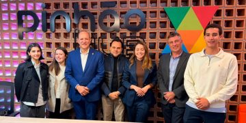 Ulises Rodríguez fortalece cooperación en innovación con la ciudad latinoamericana reconocida como Comunidad Inteligente del Año para seguir transformando Santiago
