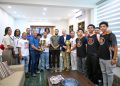 Alcalde Ulises Rodríguez recibe y felicita a Fénix Santiago por su segunda corona nacional
