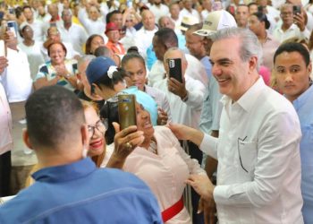 Presidente Abinader participará en toma de posesión del nuevo obispo Andrés Napoleón Romero Cárdenas y supervisará avances de los trabajos de la presa de Guaigüí en La Vega este sábado