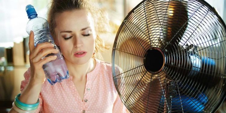 Onda tropical provocará chubascos y calor intenso este lunes