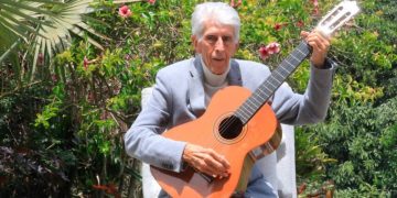 Muere a los 91 años Héctor Ochoa, compositor del emblemático tema «El camino de la vida»