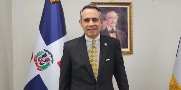 Abinader designa a Federico Cuello Camilo como embajador para coordinar adhesión de RD a la OCDE