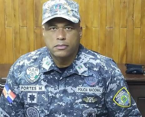 General retirado de la Policía muere tras desplomarse durante torneo de baloncesto