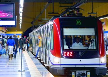 Hombre ingresa a las vías del Metro cuando tren entraba al andén; recibe asistencia médica