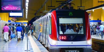 Hombre ingresa a las vías del Metro cuando tren entraba al andén; recibe asistencia médica