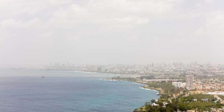 La semana arranca con temperaturas de hasta 35 °C, tormentas eléctricas y polvo del Sahara