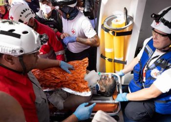 Rescatan a superviviente de los terremotos en Venezuela tras ocho días bajo los escombros