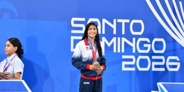Jianna Amores, 15 añitos y dos medallas en honor a su abuelo santiaguero