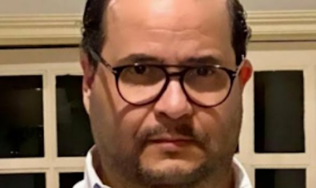 Aquiles Jiménez se disculpa públicamente con Alicia Ortega y Fernando Hasbún