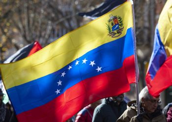 Chavismo y oposición instalan formalmente la mesa de diálogo para abordar la transición
