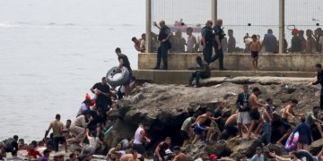 Ceuta alerta que la situación de los menores migrantes es "insostenible"