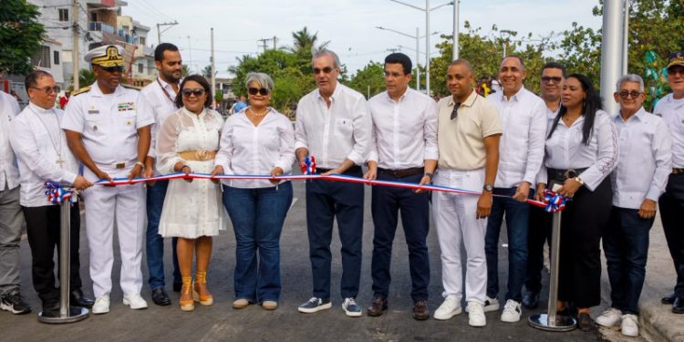 Abinader entrega nueva playa El Faro en San Pedro de Macorís