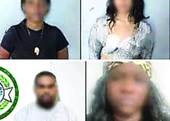 Tres mujeres y un hombre estafan alcaldía de Santiago