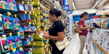 Padres se quejan de alzas en precios de útiles escolares