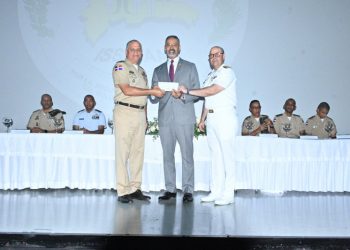 Ministerio de Defensa entrega RD$600 millones a 327 militares retirados