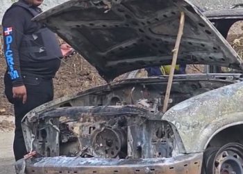 Hallan hombre calcinado junto a un vehículo incendiado en una mina de La Vega