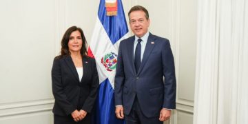 Nuevo canciller Bisonó se reúne con embajadora de Estados Unidos, Leah Campos