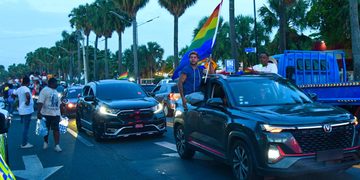 Celebran con banderas, bailes y colores la decimonovena Caravana del Orgullo LGBTIQ+