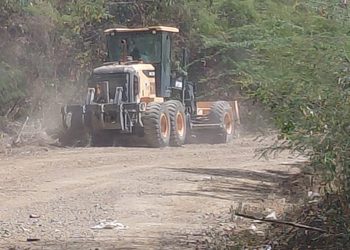 Gobierno reconstruye carreteras de Baní