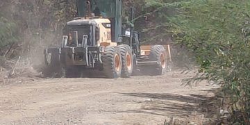 Gobierno reconstruye carreteras de Baní