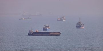 Estados Unidos ataca lanzacohetes iraníes en el estrecho de Ormuz