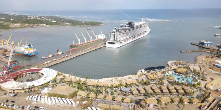 Taíno Bay niega cruceros hagan vertidos en la bahía de Puerto Plata; dicen es sedimento por hélices