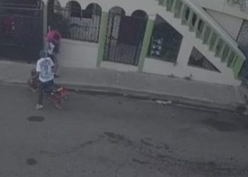 Apuñalan a un hombre para despojarlo de sus pertenencias en Santiago