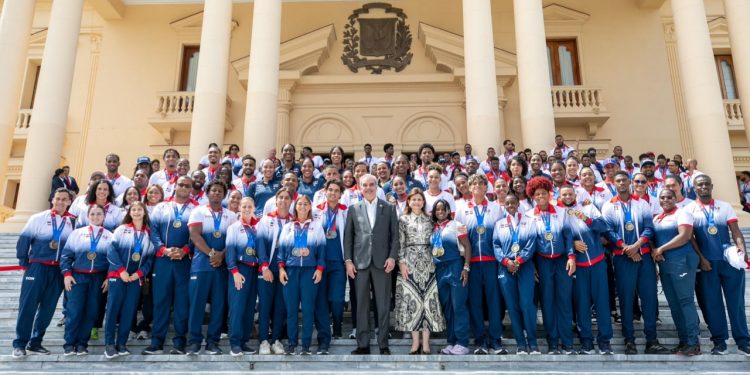 Presidente Abinader anuncia incorporación de medallistas de Santo Domingo 2026 al PARNI y aumento de incentivos a partir de 2027