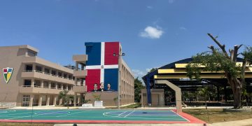 Avanzan trabajos de reconstrucción y rehabilitación en Politécnico Nuestra Señora de las Mercedes de Santiago para el inicio del año escolar