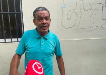 Seguridad privado denuncia asalto a punta de pistola en Santiago; delincuentes le roban motocicleta