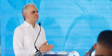 Ministro de Educación: estudiantes tienen derecho a recibir todas las horas de docencia