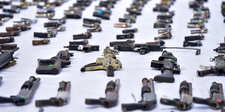 Ocho de cada diez armas de fuego incautadas por Aduanas fueron decomisadas en el puerto de Haina