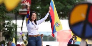 Exministro de Maduro cree que Machado debe participar en diálogos en Venezuela