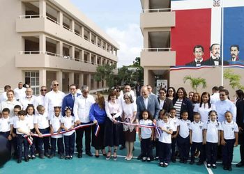 Vicepresidenta Raquel Peña encabeza inicio del año escolar 2026-2027 en Santiago