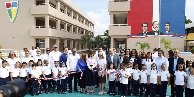 Vicepresidenta Raquel Peña encabeza inicio del año escolar 2026-2027 en Santiago