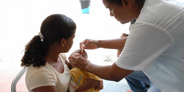 Los pediatras dominicanos insisten en la necesidad de mantener el esquema de vacunación