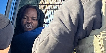 ICE deporta a un haitiano que se hizo viral por gritar “Biden para siempre”