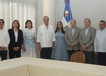 Presidente Luis Abinader toma juramento al voluntariado del Hospital Periférico Monte Adentro Dr. Antonio Trueba