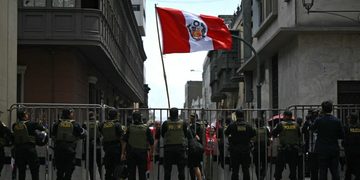 Perú rompe relaciones diplomáticas con Irán y lo culpa de escalar el conflicto en Oriente Medio