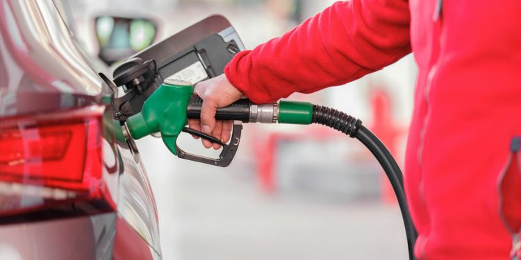 Gobierno aumenta RD$3.00 a la gasolina premium y RD$4.00 al gasoil