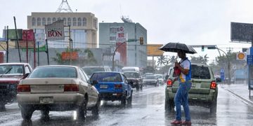 Onda tropical provocará aguaceros y tormentas eléctricas en varias provincias