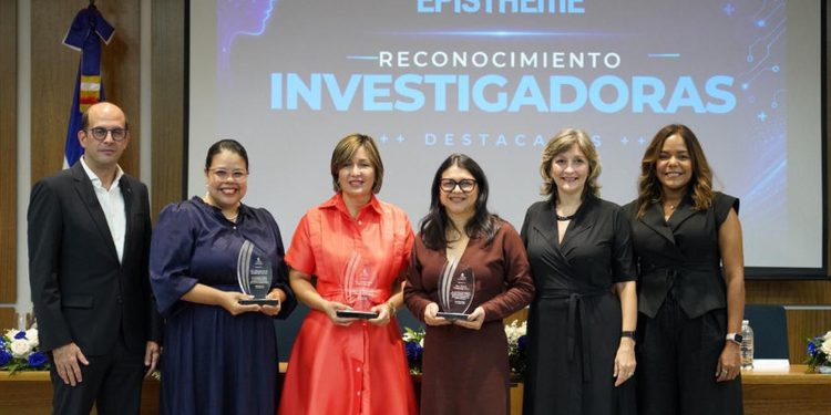 Destacan IA aplicada a la investigación en salud durante jornada científica en Santiago