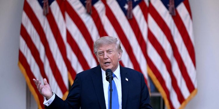 Trump promete 5,000 dólares a cada estadounidense si mantiene el control del Congreso