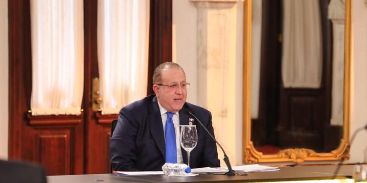 El Gobierno negocia con el BID y bancos de inversión comprar seguros contra el alza del petróleo
