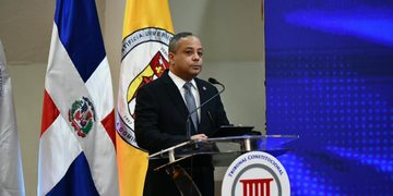 Presidente del TC: La enseñanza de la Constitución es primordial para todos