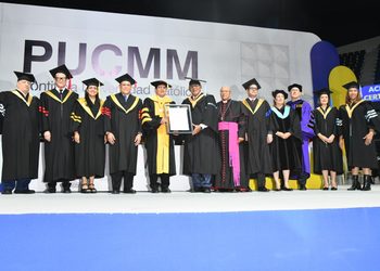 Miguel Franjul exhorta a estudiantes a actuar con humanidad