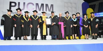 Miguel Franjul exhorta a estudiantes a actuar con humanidad