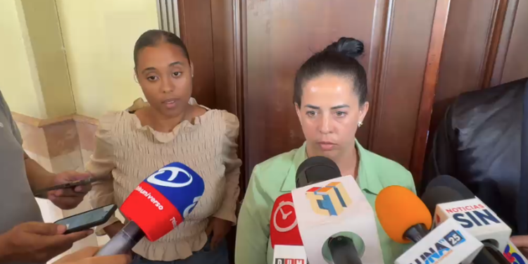 Familia de Deivy Abreu espera llegada al país de presunto agresor mientras audiencia es aplazada