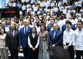 Gobierno entrega 10 mil becas a estudiantes destacados en diversas áreas