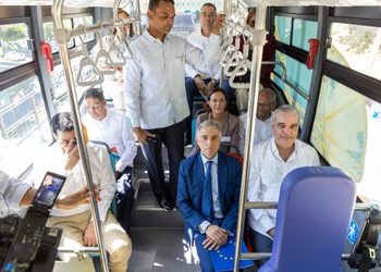 El Gobierno RD inaugura ruta «eléctrica» en Ciudad Colonial